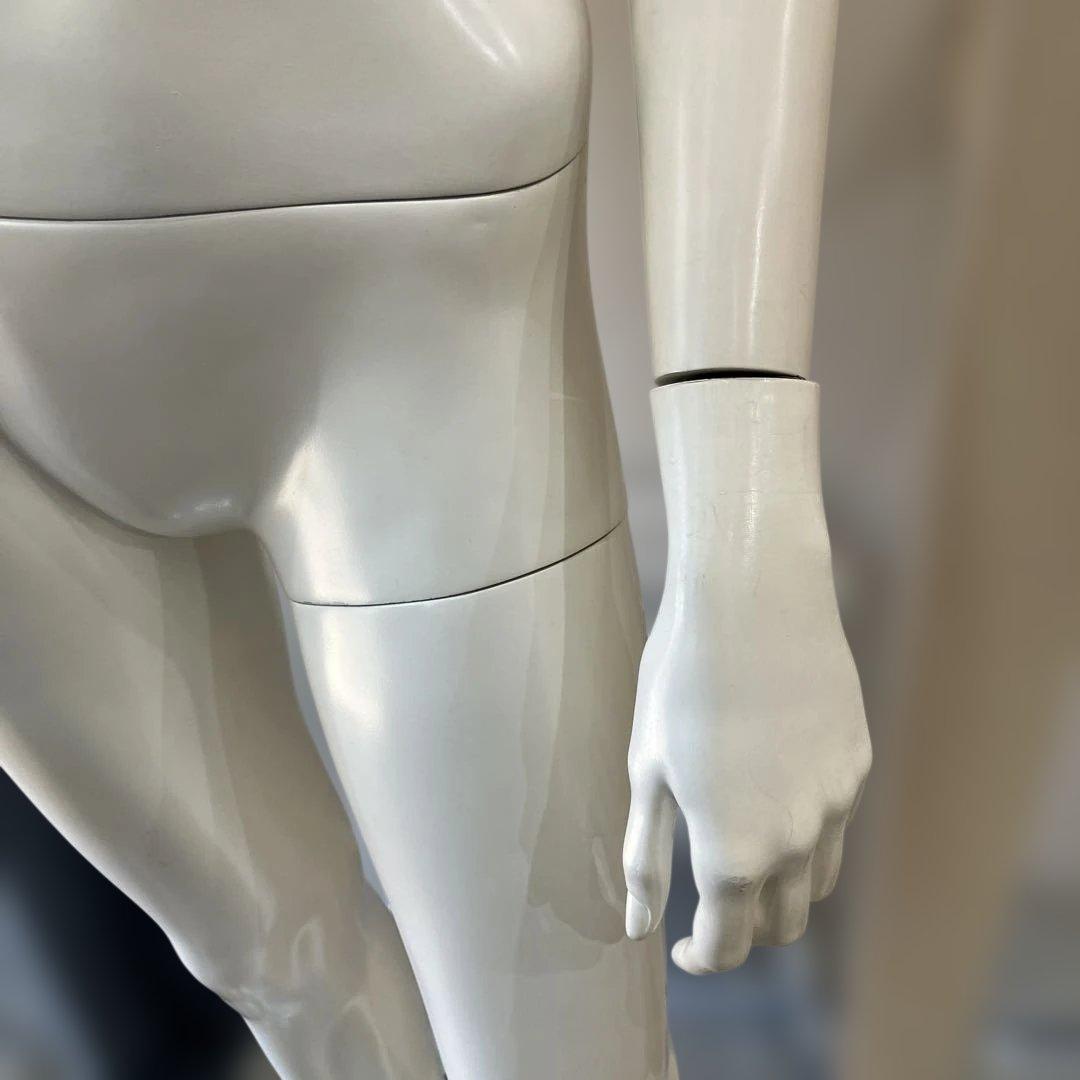 女性用ホワイトマネキン