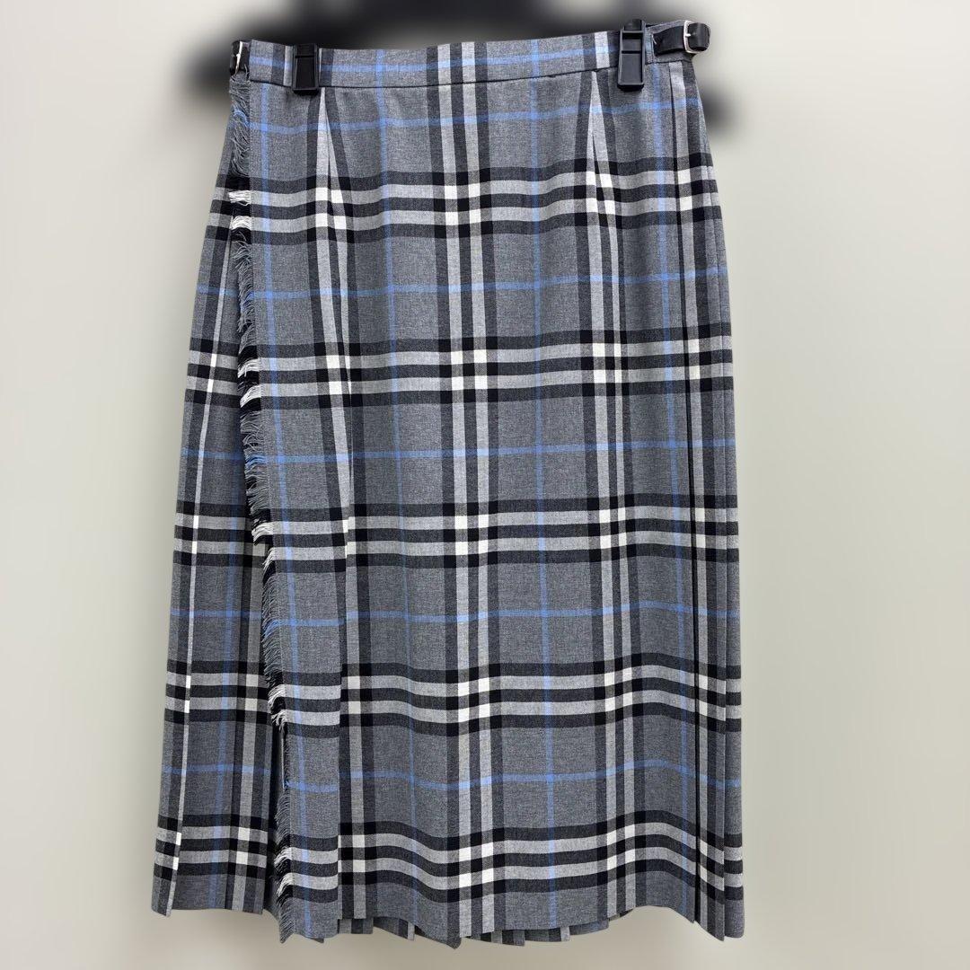 未使用　Burberry London ラップスカート　ノバチェック　グレー