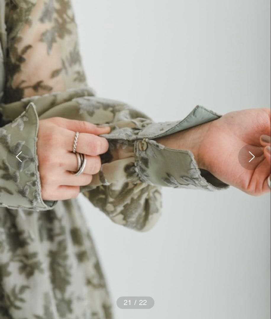 URBANRESEARCH ベロアジャガードVネックワンピース ライトカーキ