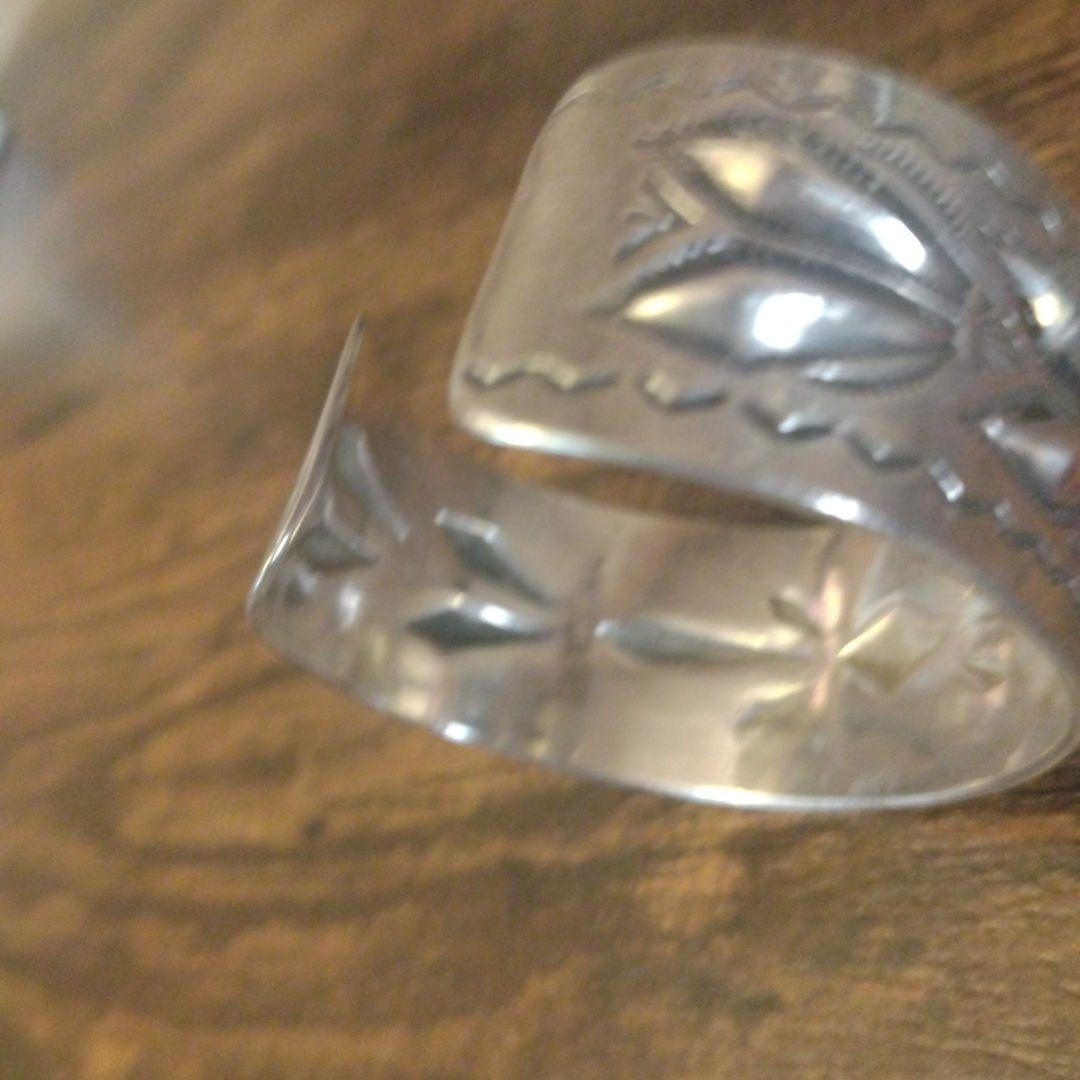 し*ろ様 シルバー エングレーブ バングル 幅約2.5センチ