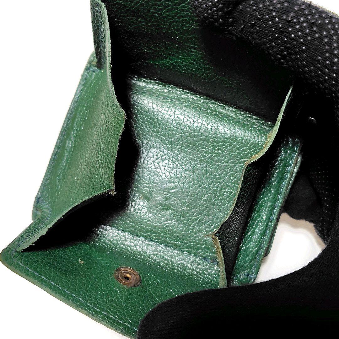 イルビゾンテ　3つ折り財布　トリフォルド　グリーン　レザー　ロゴ型押し　金ボタン