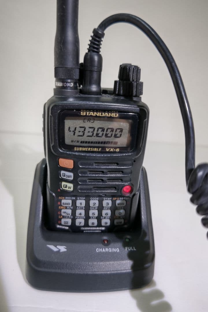 スタンダードアマチュア無線機 VX-6 ハンディ
