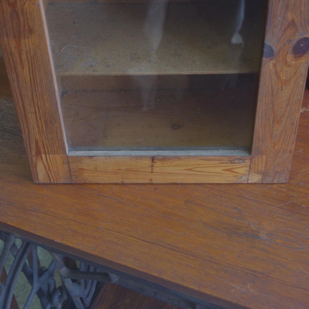 木製ガラスケース 4段 無垢 ドイツ アンティーク ビンテージ Ｚ002