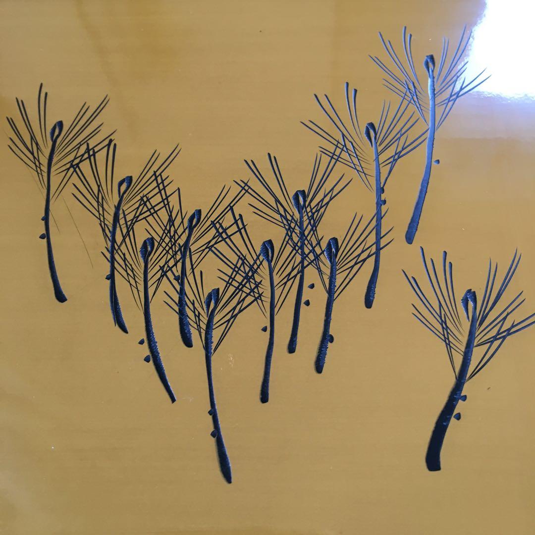 天然木製漆塗　輪島塗　黄漆塗沈金　角盆　芽松模様　本堅地漆器