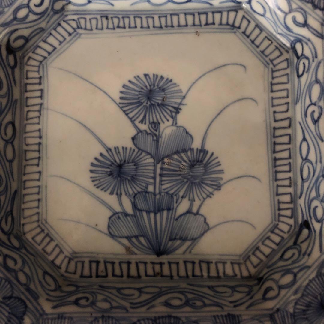 古伊万里　染付け窓絵　菊紋　草花柄縁　角皿