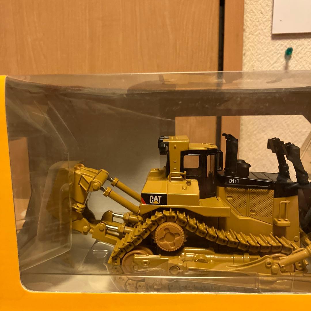 CAT D11T トラック型ブル　1:50