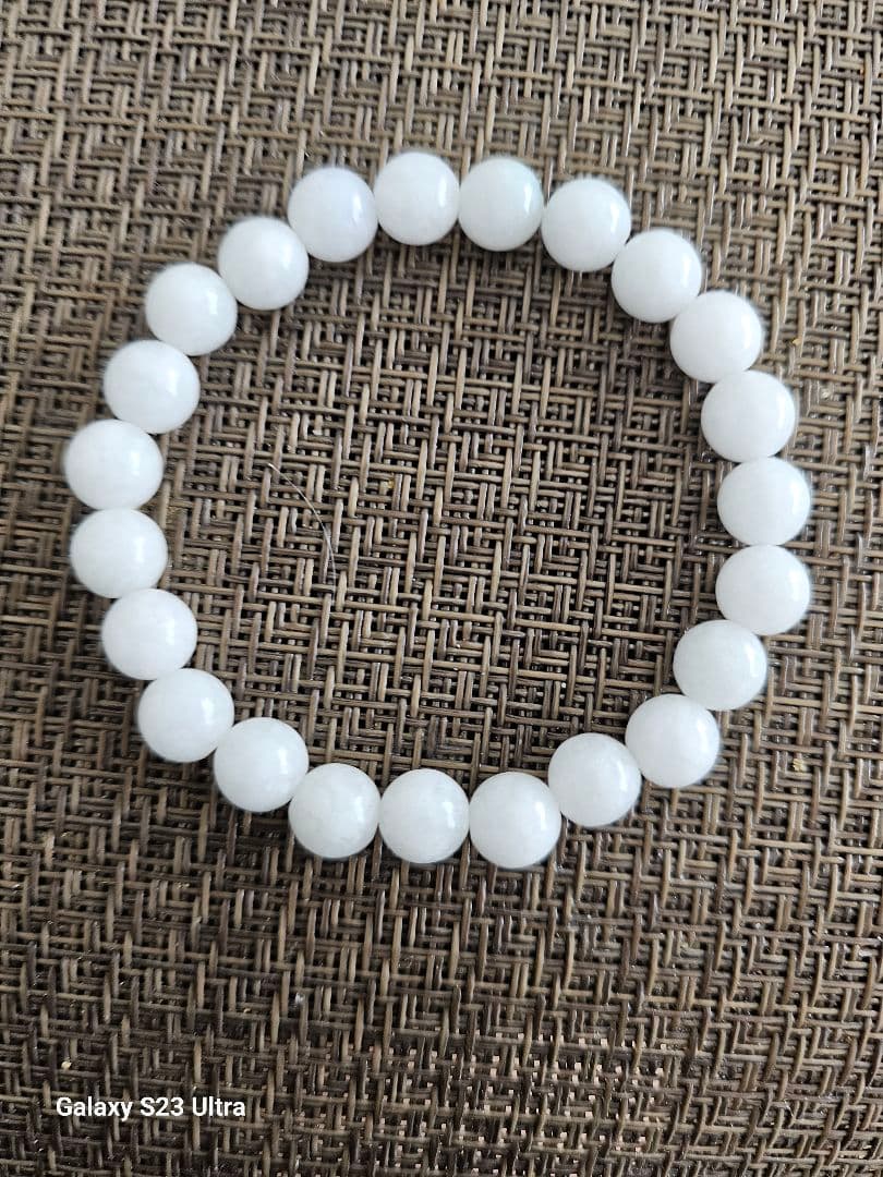 糸魚川翡翠氷種白翡翠８mm２３玉ブレスレット