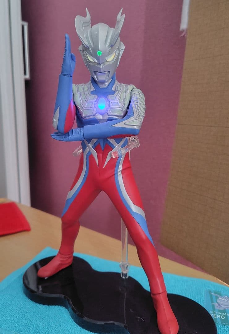 （大怪獣シリーズ）ウルトラマンゼロ 発光Ver. フィギュア