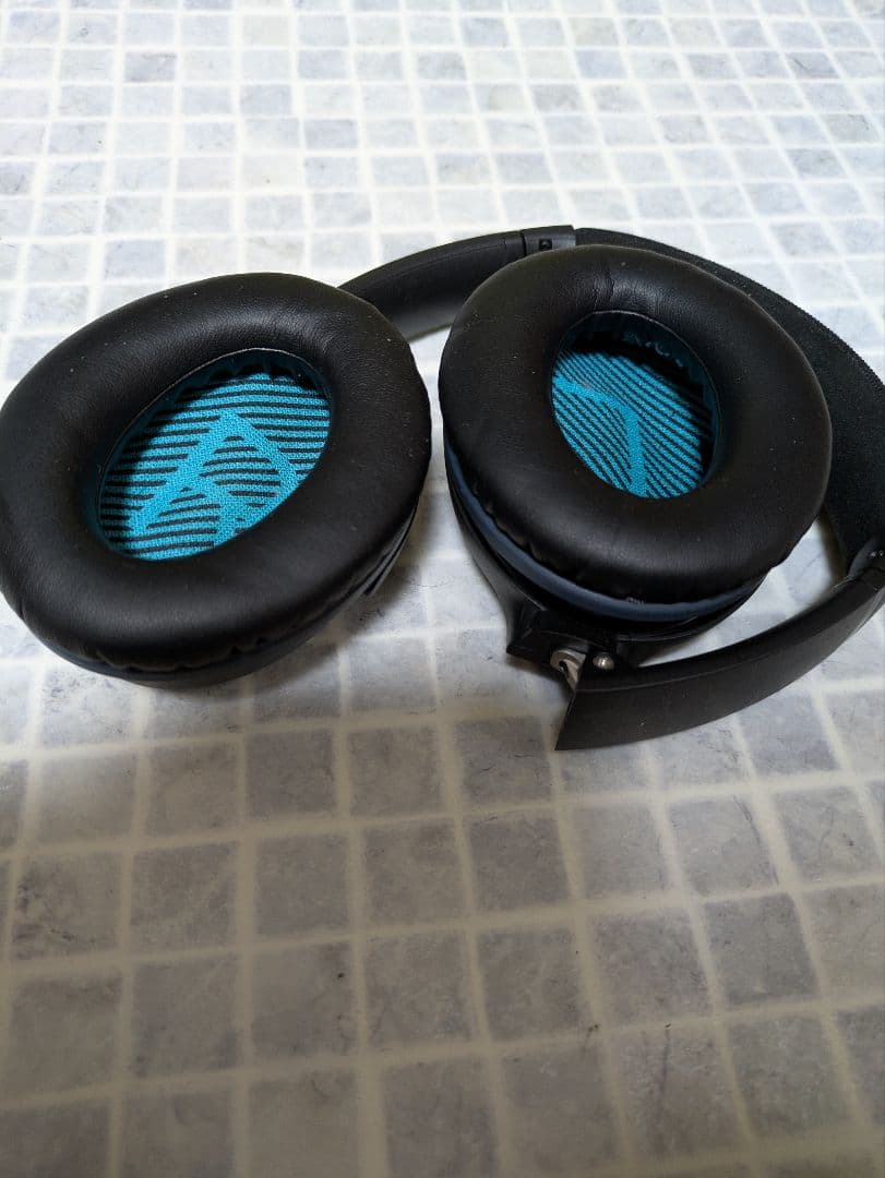Bose ＱＣ２５ 有線ノイズキャンセリング機能付 ヘッドホン