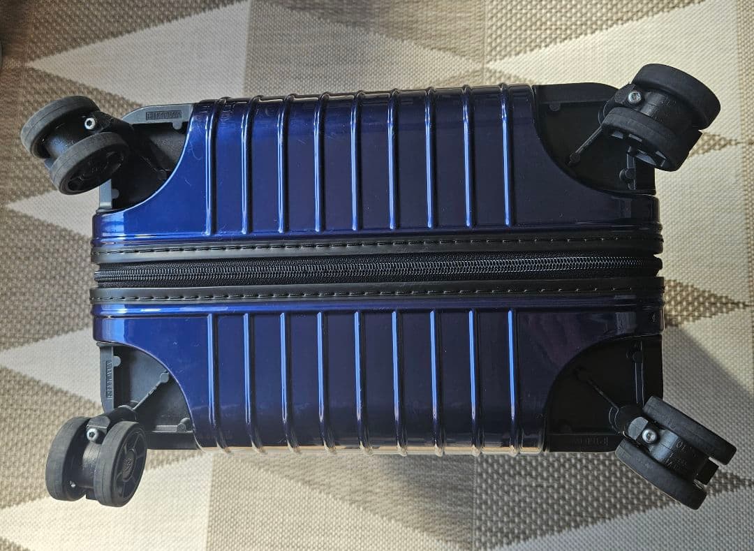 RIMOWA リモワ Essential Lite Cabin 37L ブルー