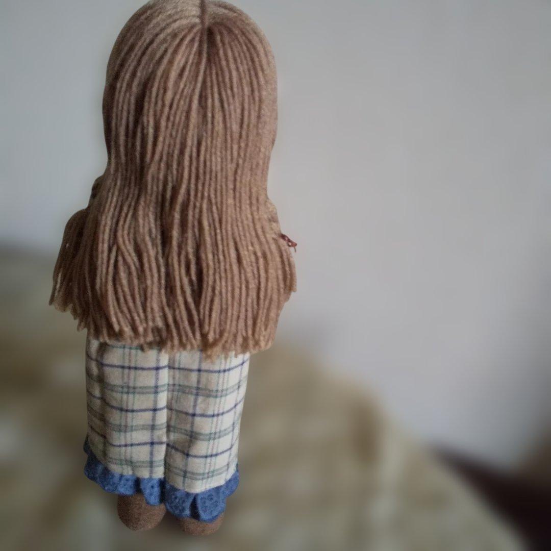 可愛い布製人形 緑色のトップス チェック柄 米山京子さん風