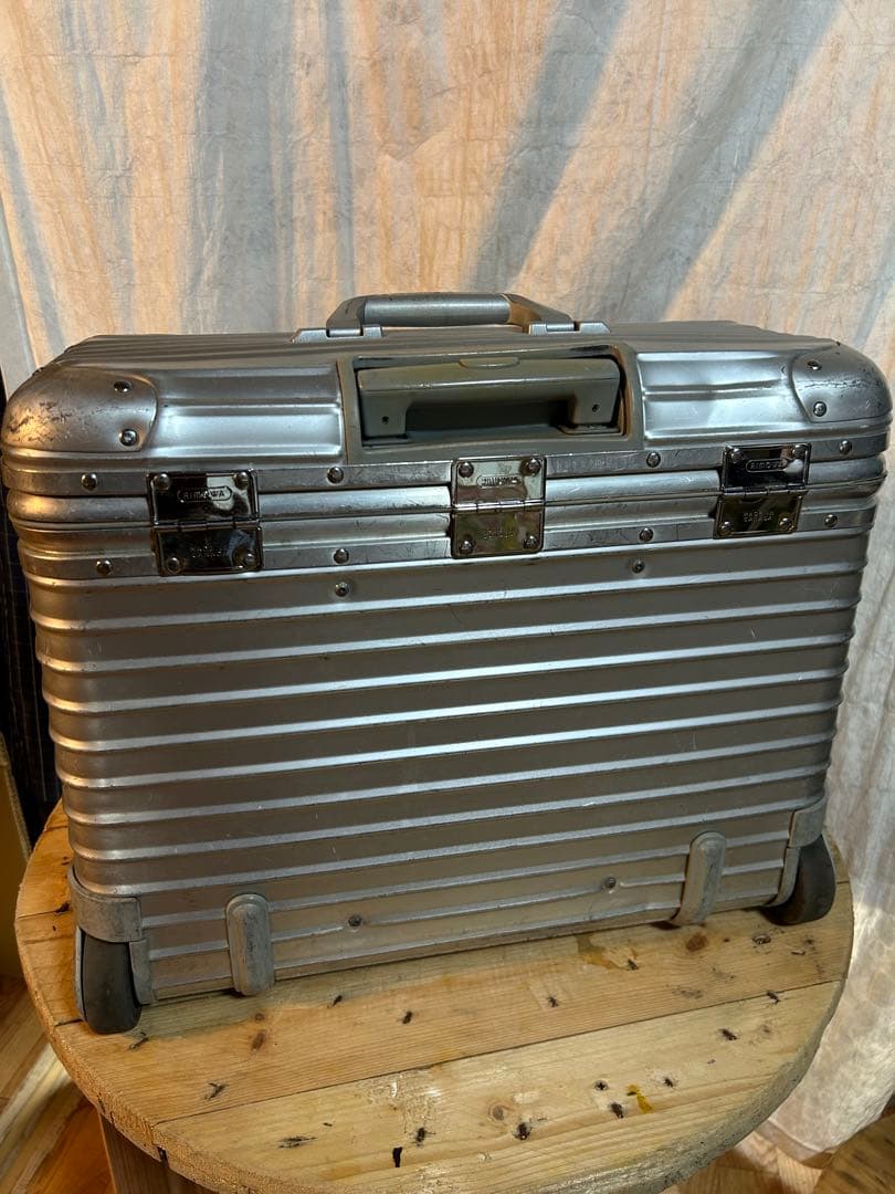 リモワ　パイロット　トロリー　ニ輪