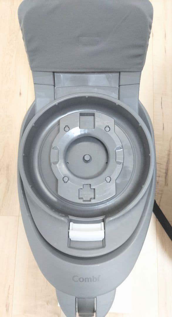 極美品【最上級 限定モデル】THE S Air ISOFIXエッグショック