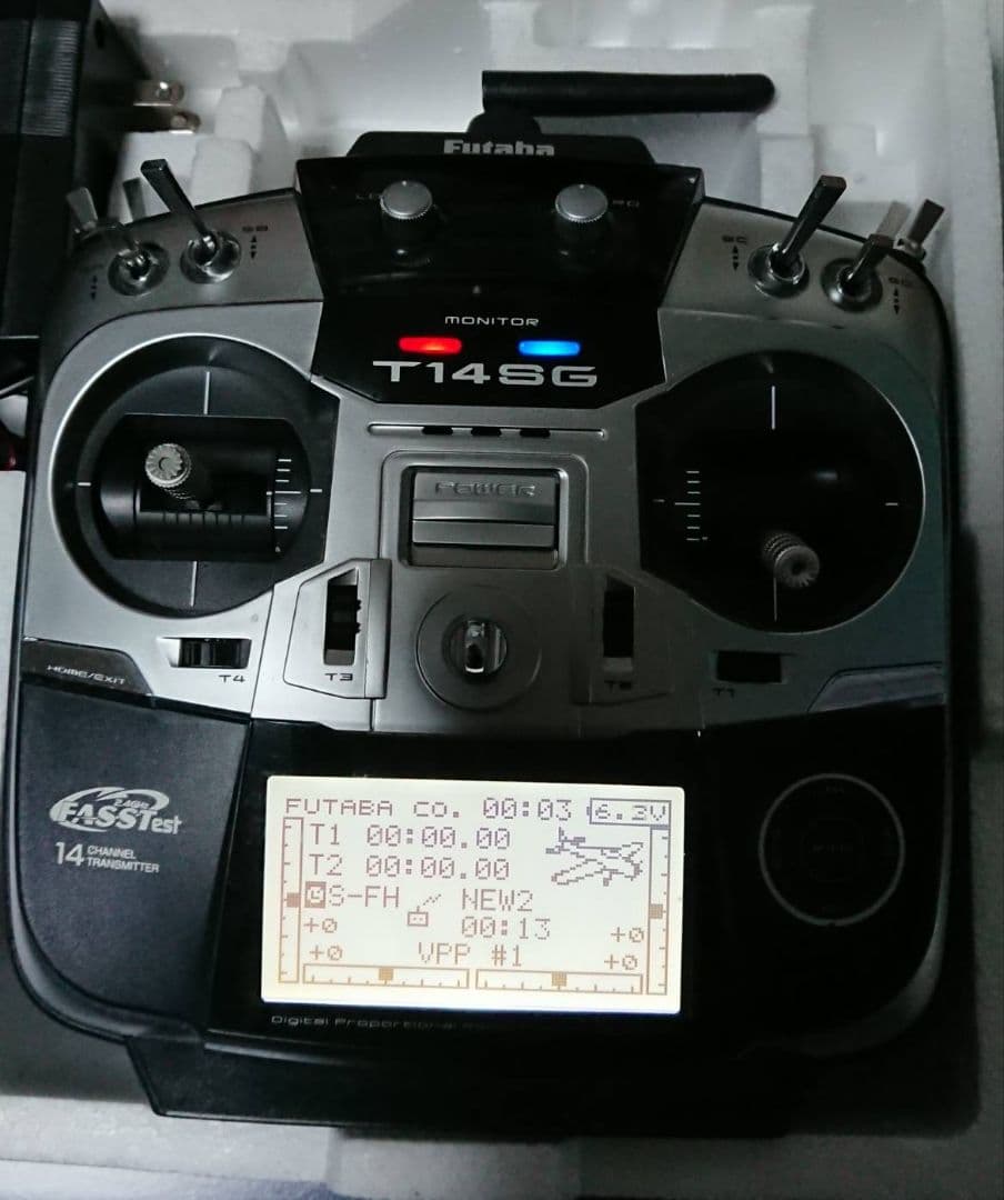 ラジコン用プロポ　Futaba T14SG 14チャンネル R/C システム