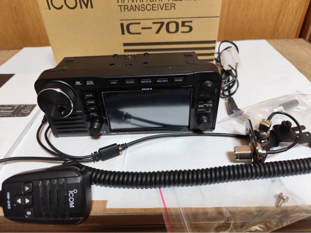 アイコム　ICOM IC-705