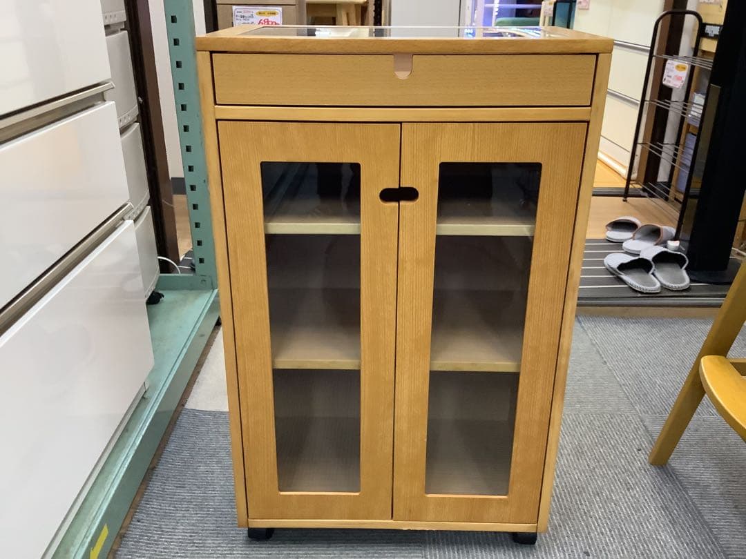 ガラス天板　キャビネット　無垢材