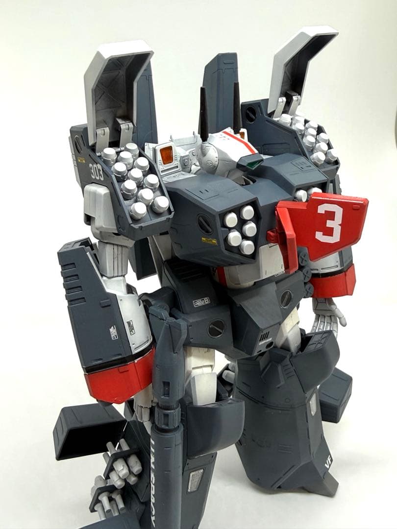 【完成品】ハセガワ 1/72 VF-1J アーマード・バルキリー
