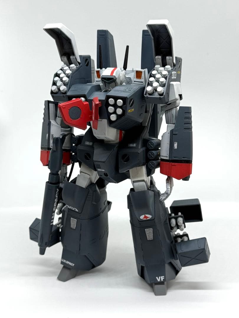 【完成品】ハセガワ 1/72 VF-1J アーマード・バルキリー