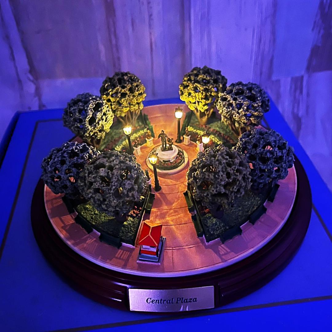 USA限定★セントラルプラザ ウォルトディズニー フィギュア オルショウスキー