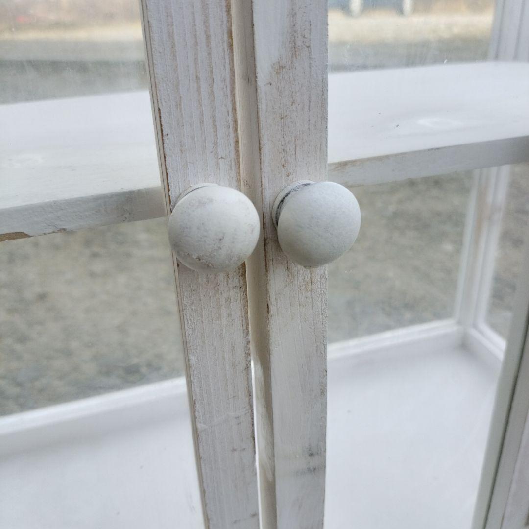 ホワイト円形ガラスキャビネット