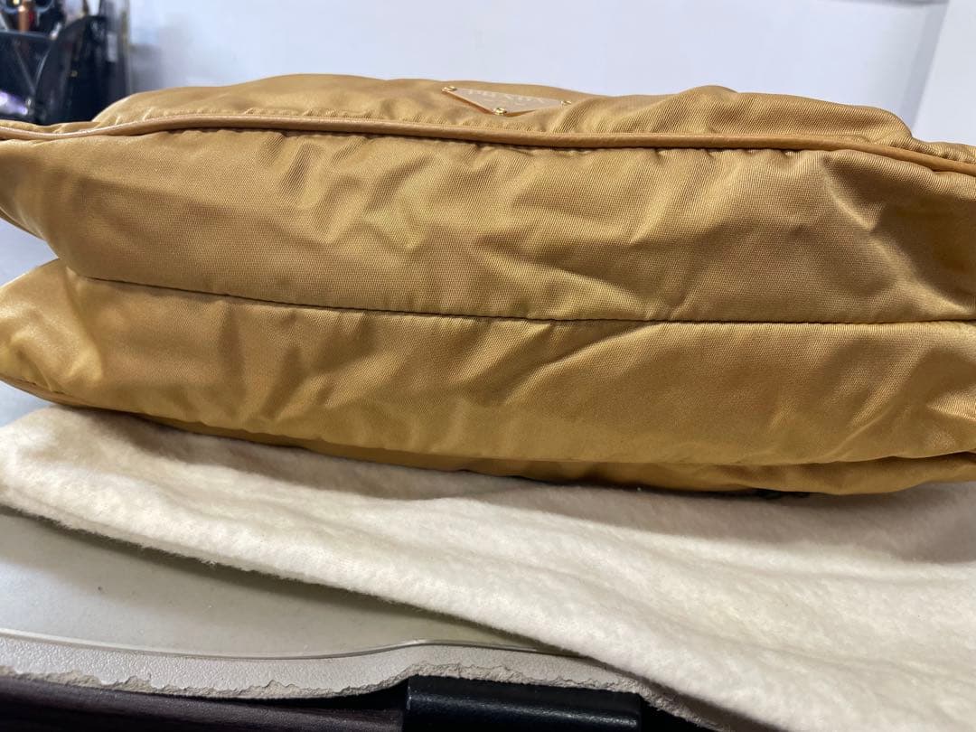 美品　プラダ PRADA ワンショルダー 三角ロゴ ナイロン ベージュ系