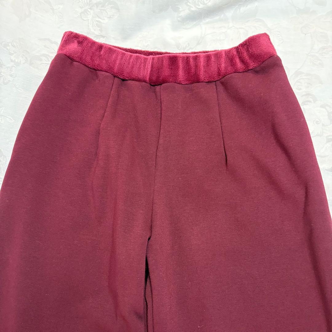 美品　アミティエ　極暖　厚手フリース　リボン装飾付きワインレッド　ガウチョパンツ