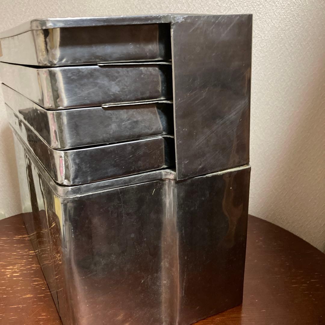 アンティークのブリキケース