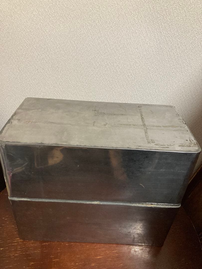 アンティークのブリキケース