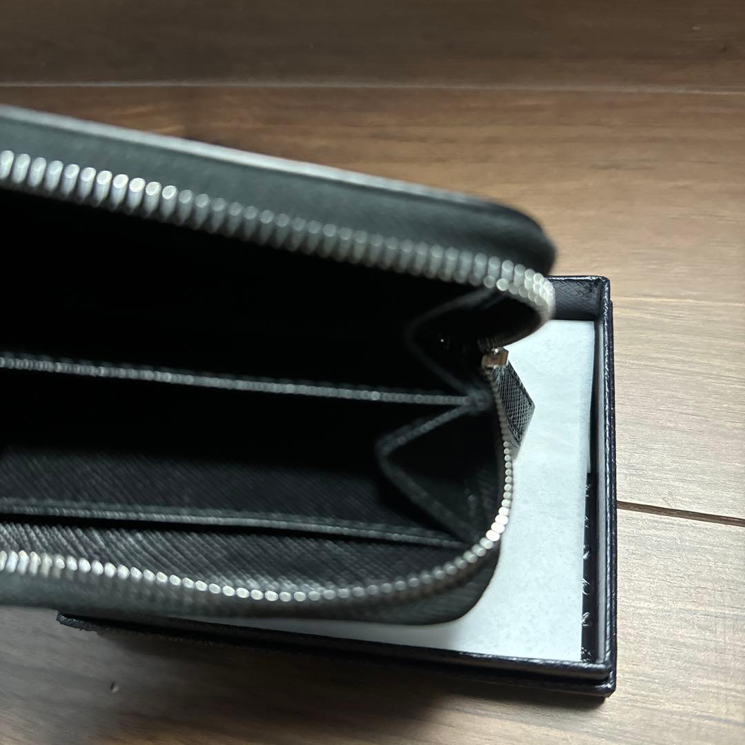 PRADA ケース　黒