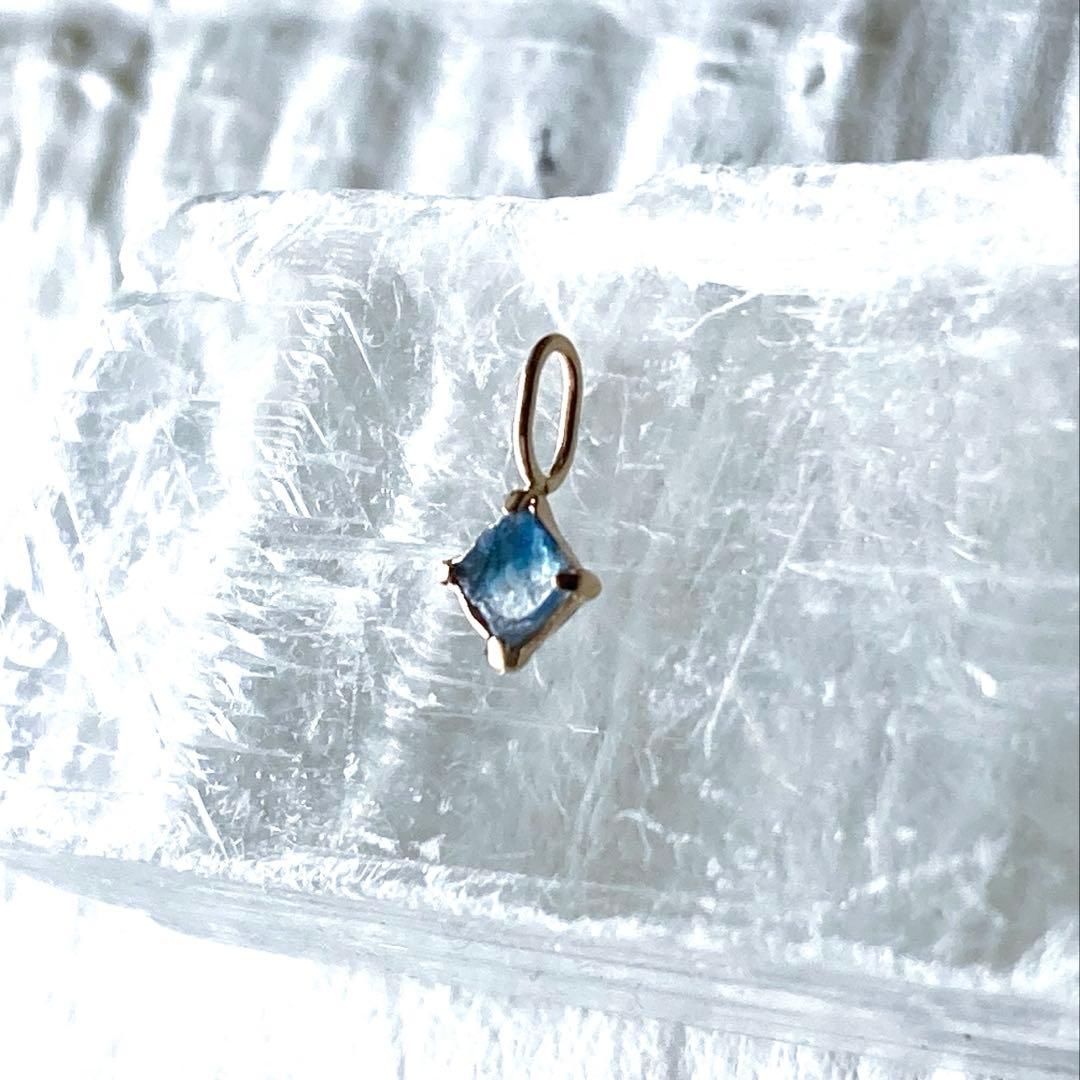 バイカラー ユークレース原石10金ペンダントトップ