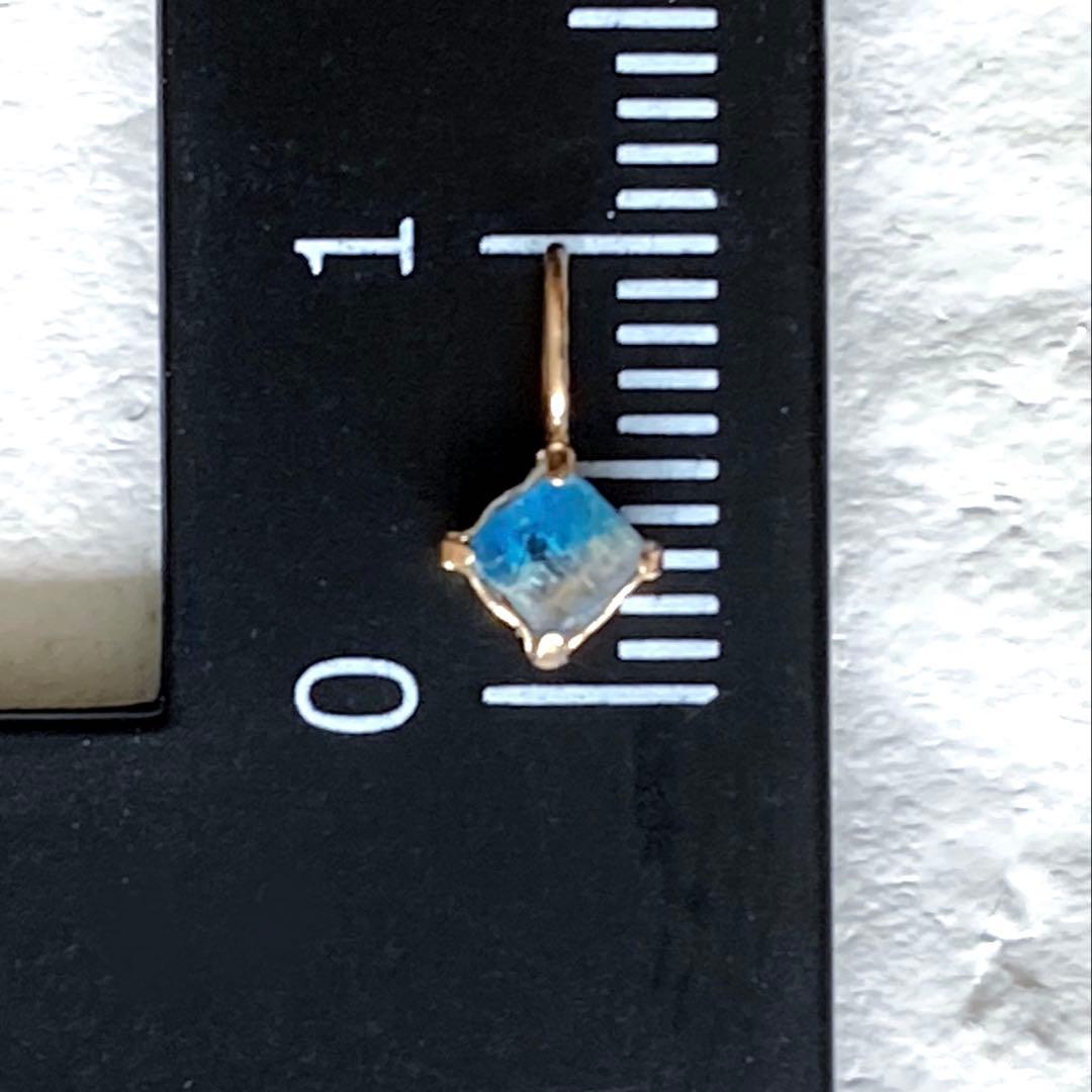 バイカラー ユークレース原石10金ペンダントトップ