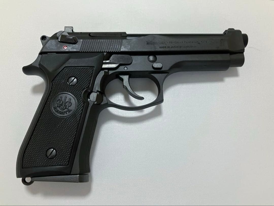【匿名配送】ベレッタ M92F モデルガン マルシン　ベレッタ社純正グリップ付き