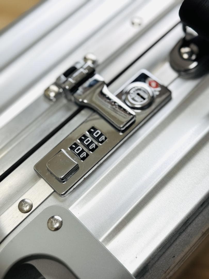 【廃盤品】RIMOWA リモワ クラシックフライト キャビンS 33L【4輪】