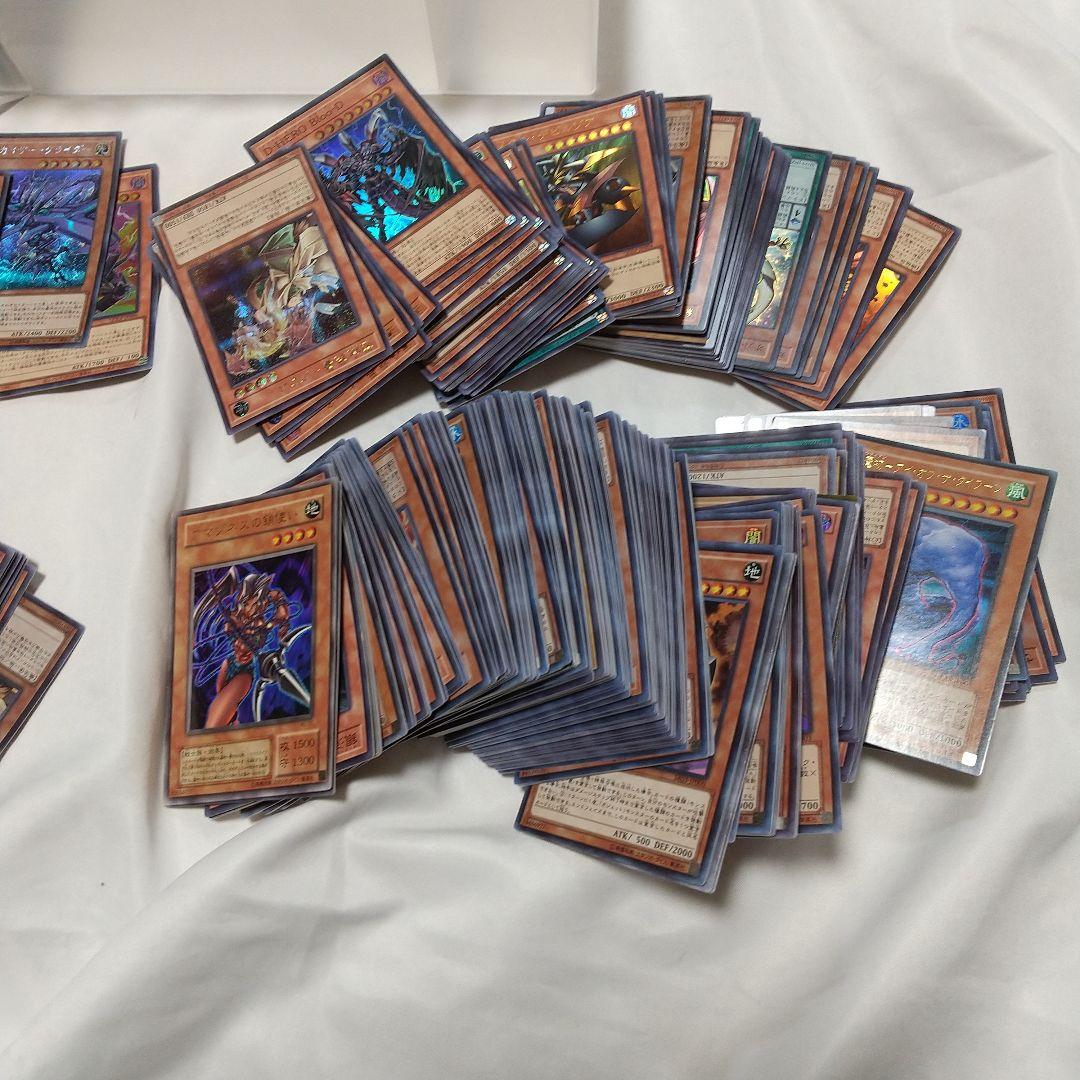 遊戯王OCGカードセット 収納ケース付き SR以上 引退品 約950枚