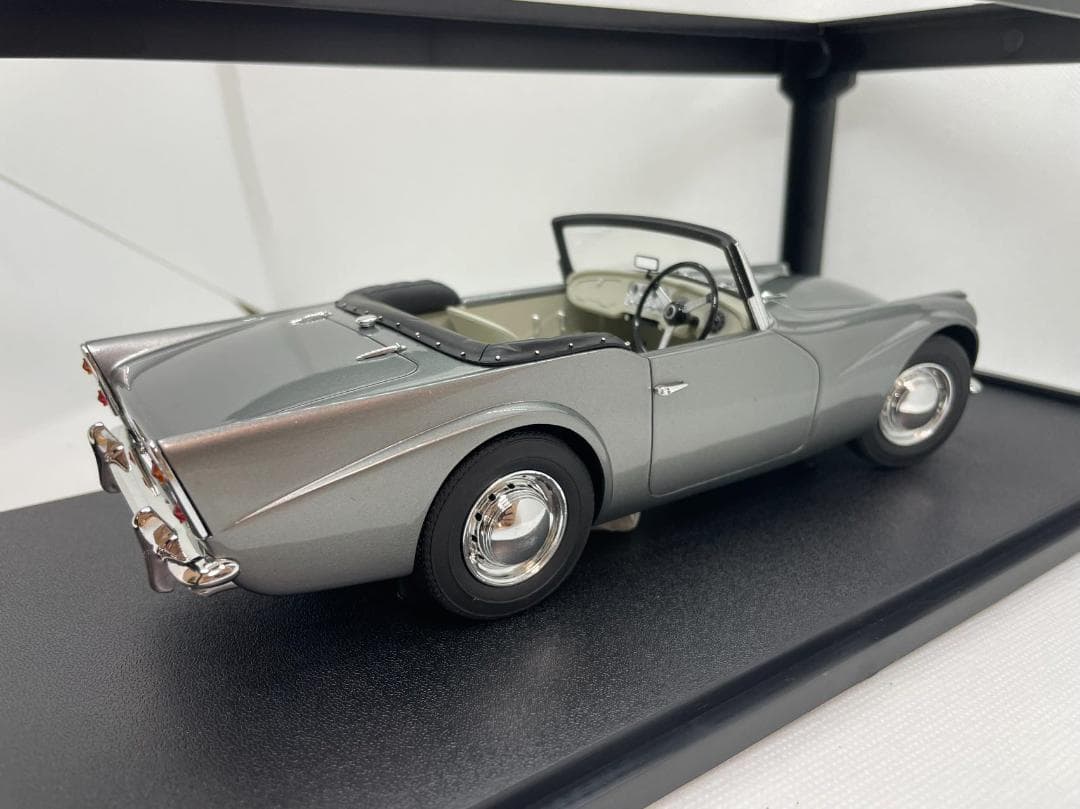 104-046 Cult 1/18 ダイムラー Daimler SP250