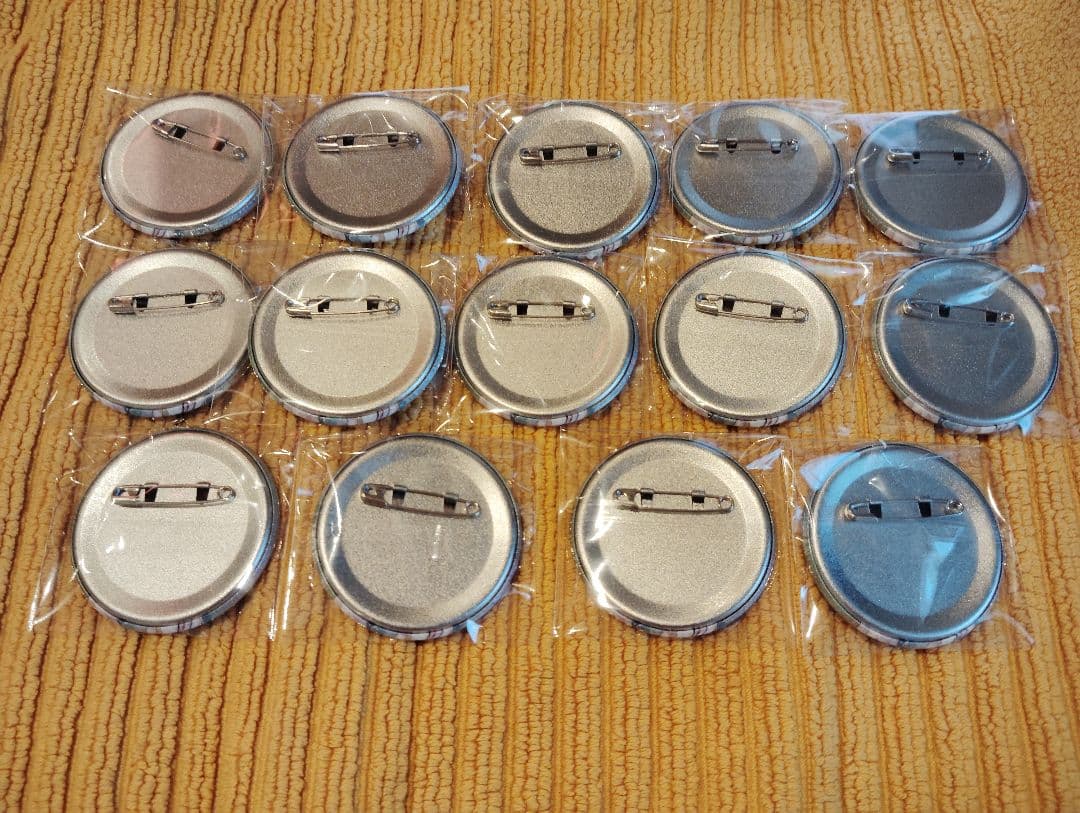 大島五十鈴　ヘブンバーンズレッド　ヘブバン　ホログラム　缶バッジ