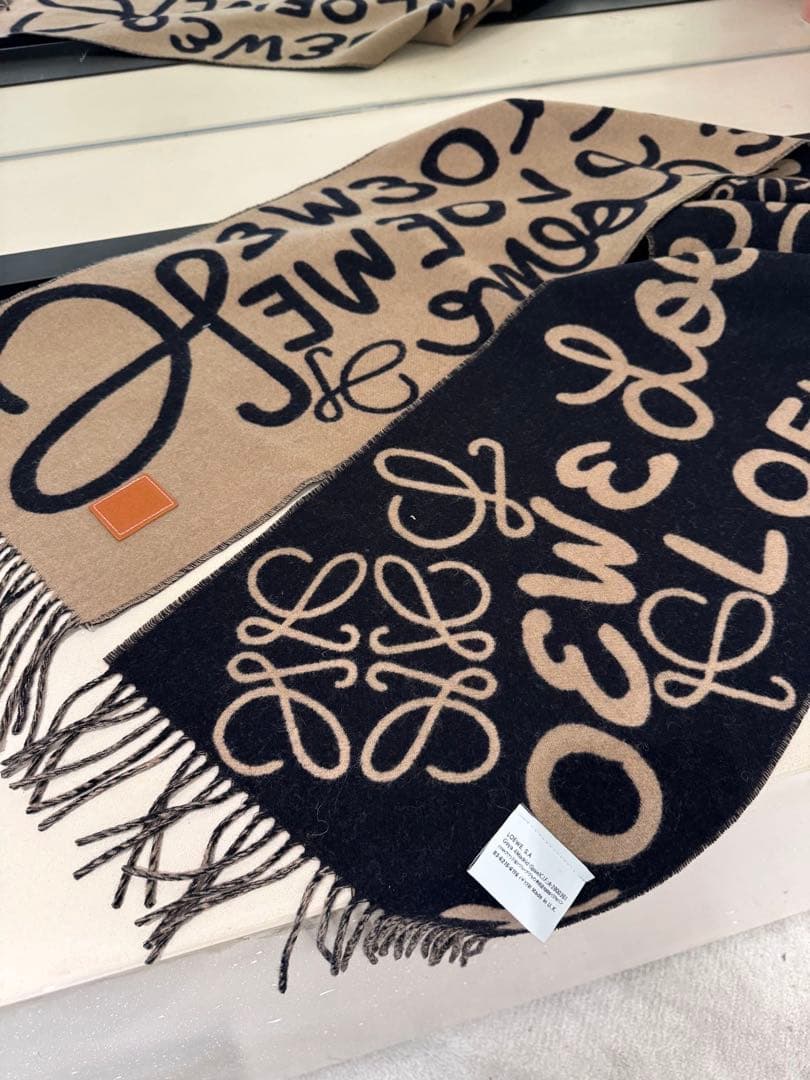 ロエベ　ロゴジャカード マフラー