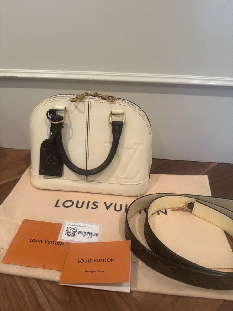 ma.LOUIS VUITTON ALMA BB ホワイト