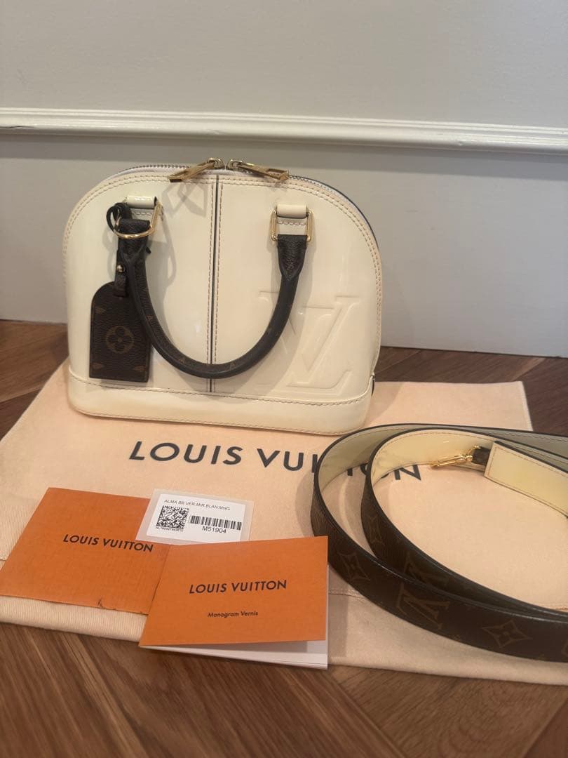 ma.LOUIS VUITTON ALMA BB ホワイト