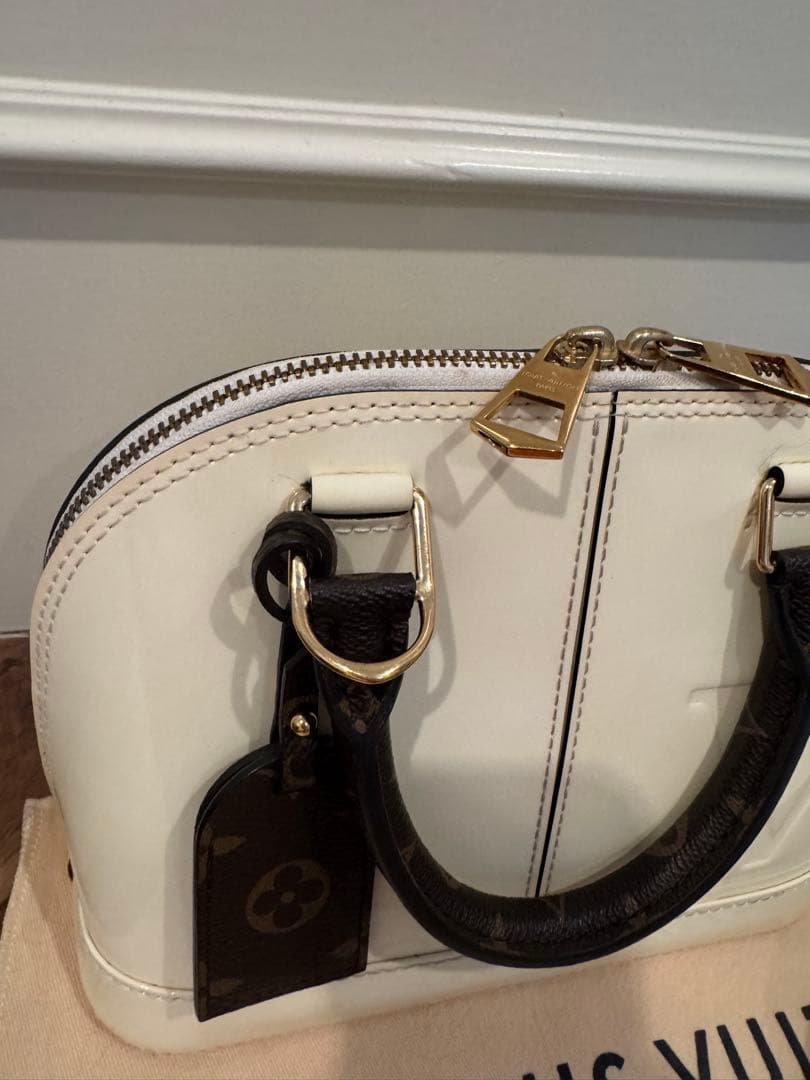 ma.LOUIS VUITTON ALMA BB ホワイト