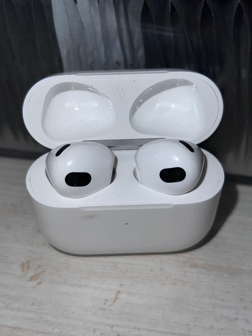 AirPods第3世代　本体 充電ケース付き