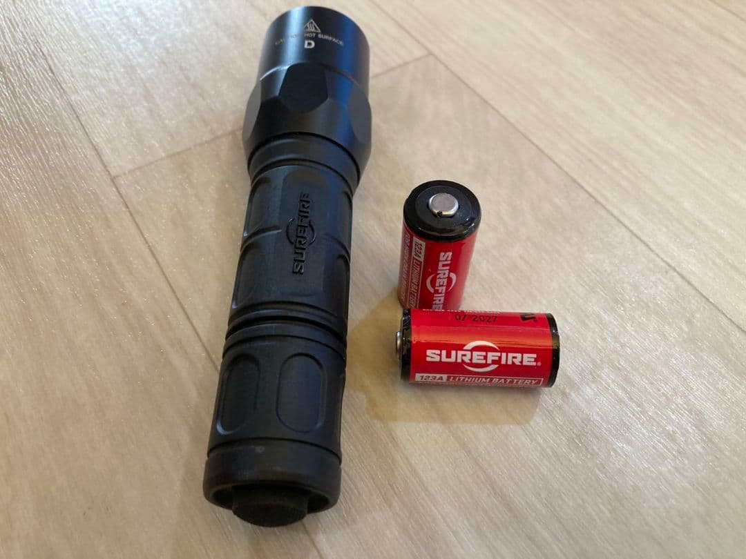 SureFire D型 フラッシュライト バッテリー付き