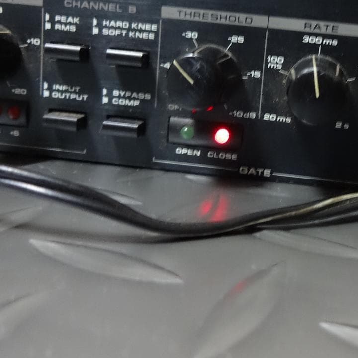 ALESIS 3630 コンプレッサー Compressor 名機