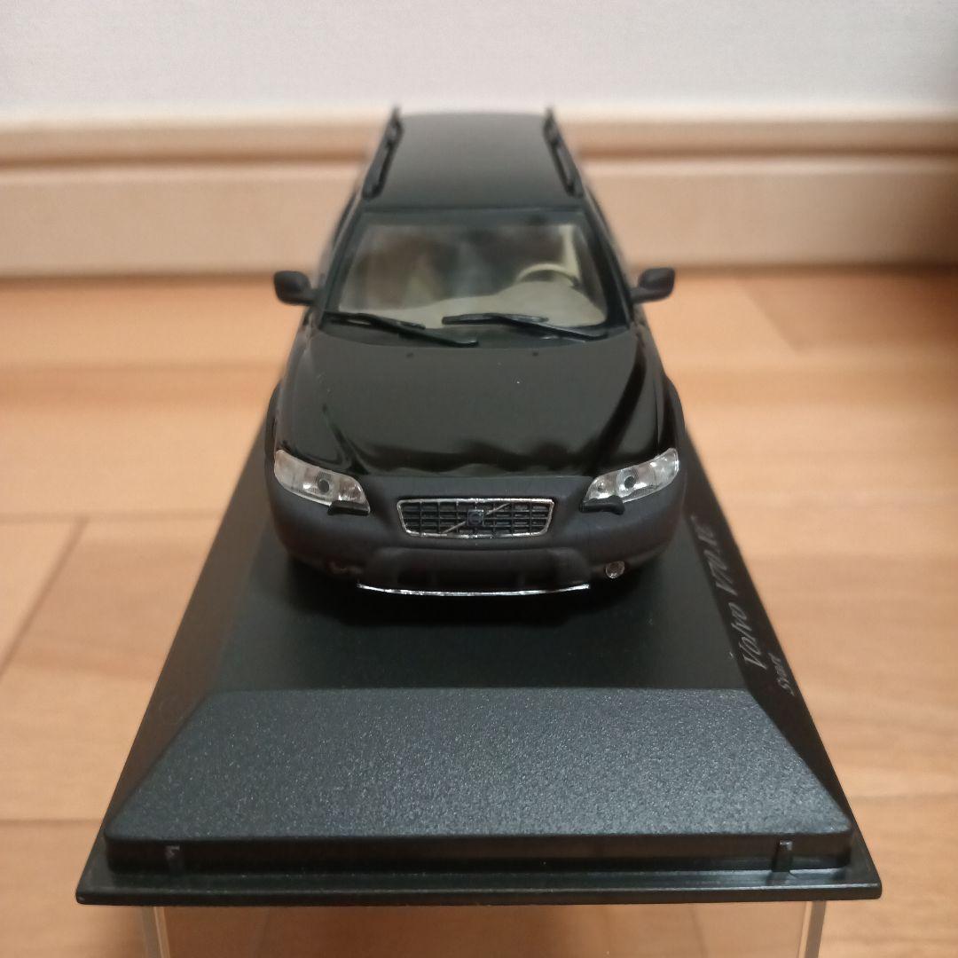 MINICHAMPS✪Volvo V70 XC ブラック