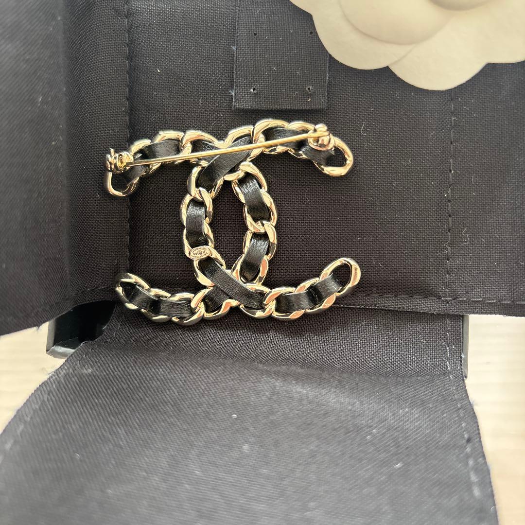 最値下げ　 CHANEL CCロゴ ブローチ ゴールド ブラック