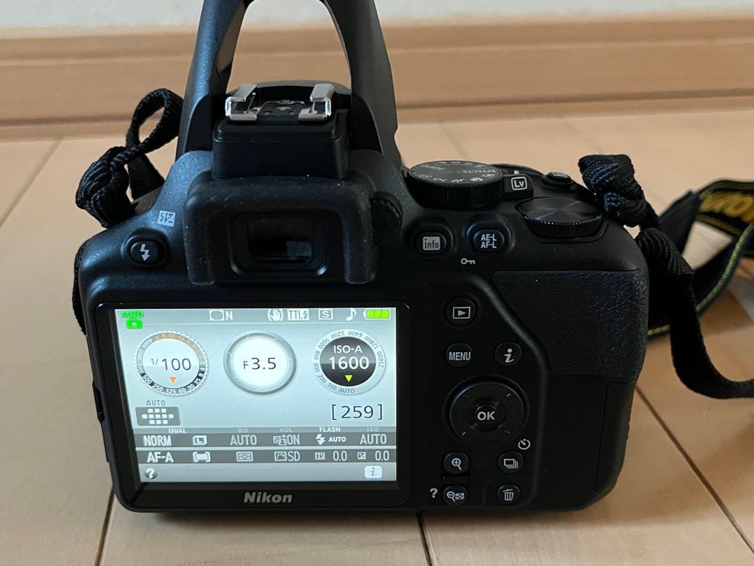 【美品】Nikon D3500 ダブルズームキット