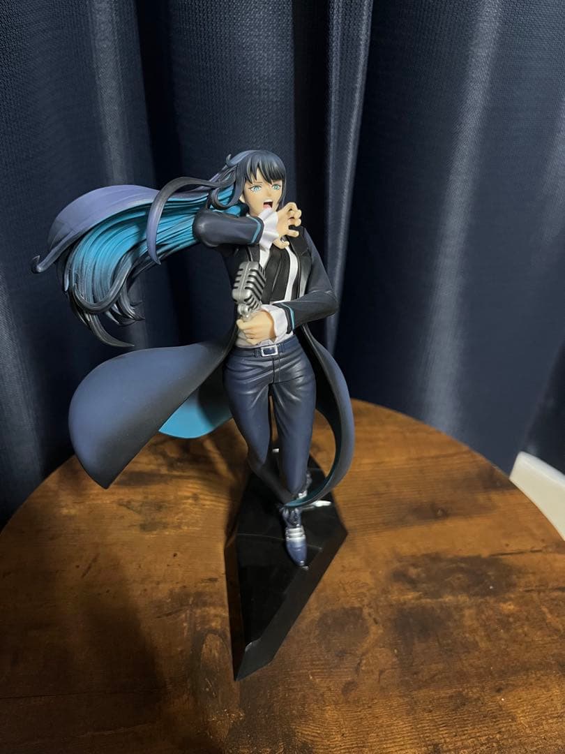 ado×oda アートビジュアルフィギュア