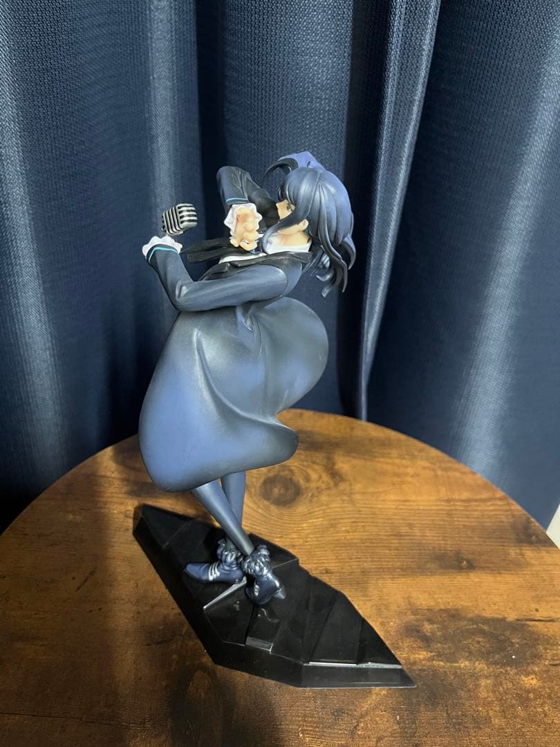 ado×oda アートビジュアルフィギュア