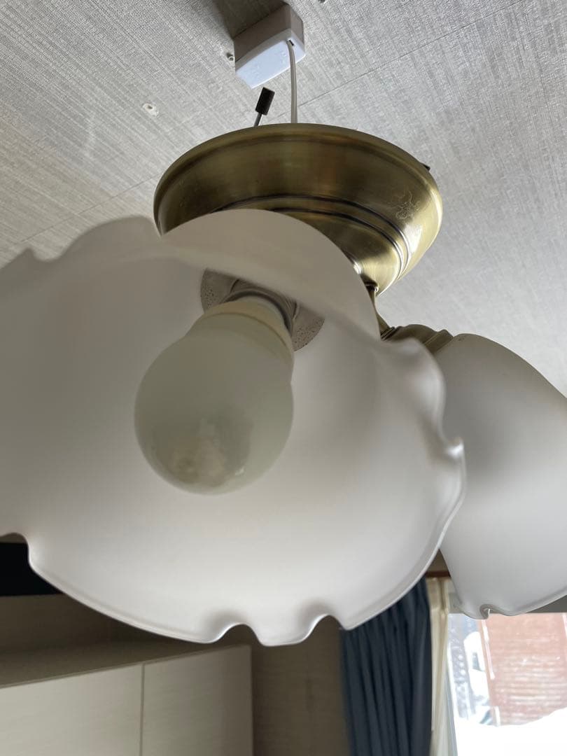 ゴールド 3灯シャンデリア フリル付き