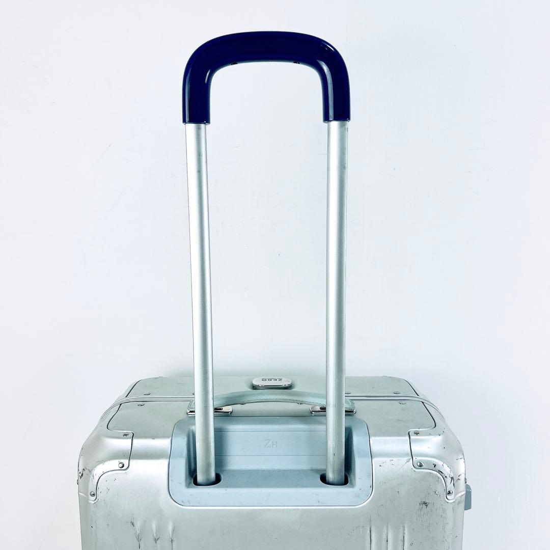 ゼロハリバートン キャリーケース Pursuit アルミ　４輪　スーツ